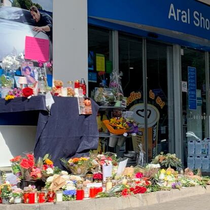 Flowers are placed in front of a gas station in Idar-Oberstein, Germany, September 21, 2021, after a 20-year-old gas station attendant who asked a customer to wear a face mask was shot dead last Saturday, September 18, 2021.     REUTERS/Annkathrin Weiss