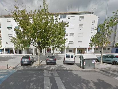 La calle en la que ha sido asesinado un joven este jueves en Granada.