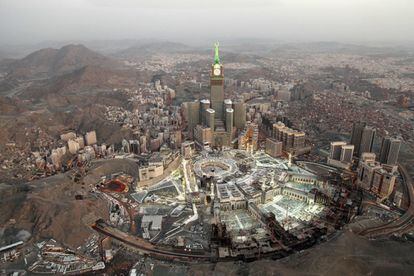 Vista aérea de la Gran Mezquita en la ciudad sagrada de La Meca, en Arabia Saudí.