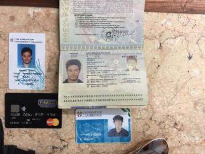 El pasaporte de Regeni, su carné universitario y otros documentos, en una imagen difundida por Egipto.