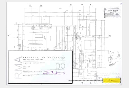 Plano del proyecto de 'loft' en la calle Rodas, una vivienda con dormitorio, cocina y baño, visado en 2005 por el estudio de Monasterio y donde ella misma firma de puño y letra.