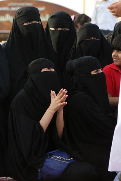 Mujeres saudíes en un festival cultural en Riad.