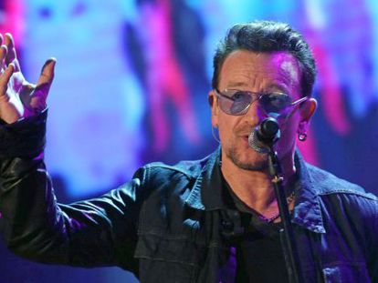 Bono, el vocalista de U2, promociona el &uacute;ltimo &aacute;lbum de la banda.