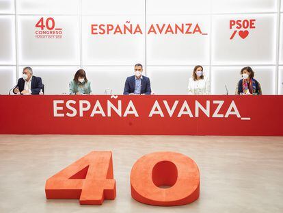 En el centro, el secretario general del PSOE, Pedro Sánchez.