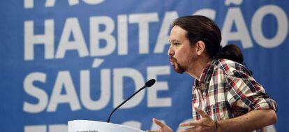 El l&iacute;der de Podemos, Pablo Iglesias, durante su intervenci&oacute;n en Lisboa en la convenci&oacute;n del Bloque de Izquierda.