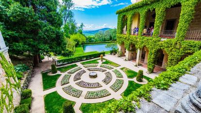 Jardín y estanque del monasterio de Yuste, fundado en 1408, cerca de Cuacos de Yuste.