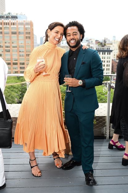 Katie Holmes, junto a su nuevo novio, Bobby Wooten III, en la gala del 25º aniversario de The Moth, en Nueva York, este jueves.