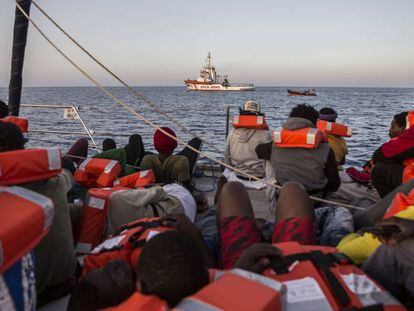 Migrantes rescatados en el Mediterráneo.