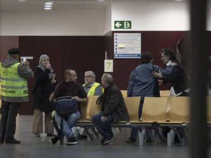 Jornada laborable el pasado 12 de octubre en el Ayuntamiento de Badalona.