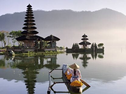 Templo hinduista en la isla de Bali (Indonesia). 