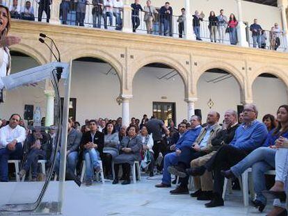 La candidata socialista Susana D&iacute;az, en un acto en Osuna (Sevilla).