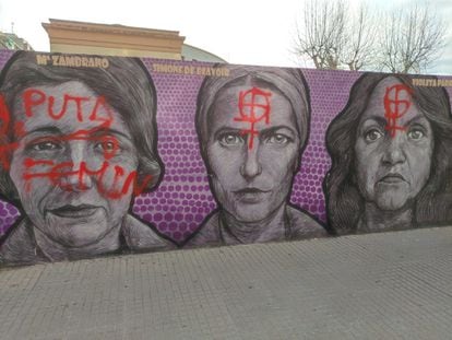 05/03/2021 Pintadas en el mural de la igualdad situado junto al Instituto Ausiàs March en Gandia (Valencia).
POLITICA ESPAÑA EUROPA COMUNIDAD VALENCIANA
AYUNTAMIENTO DE GANDIA
