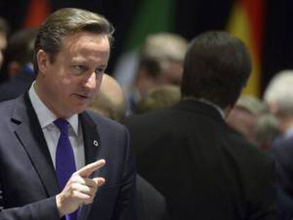 El primer ministro británico, David Cameron, asiste a una sesión plenaria durante la cumbre de la Asociación Oriental en Vilna (Lituania). EFE/Archivo