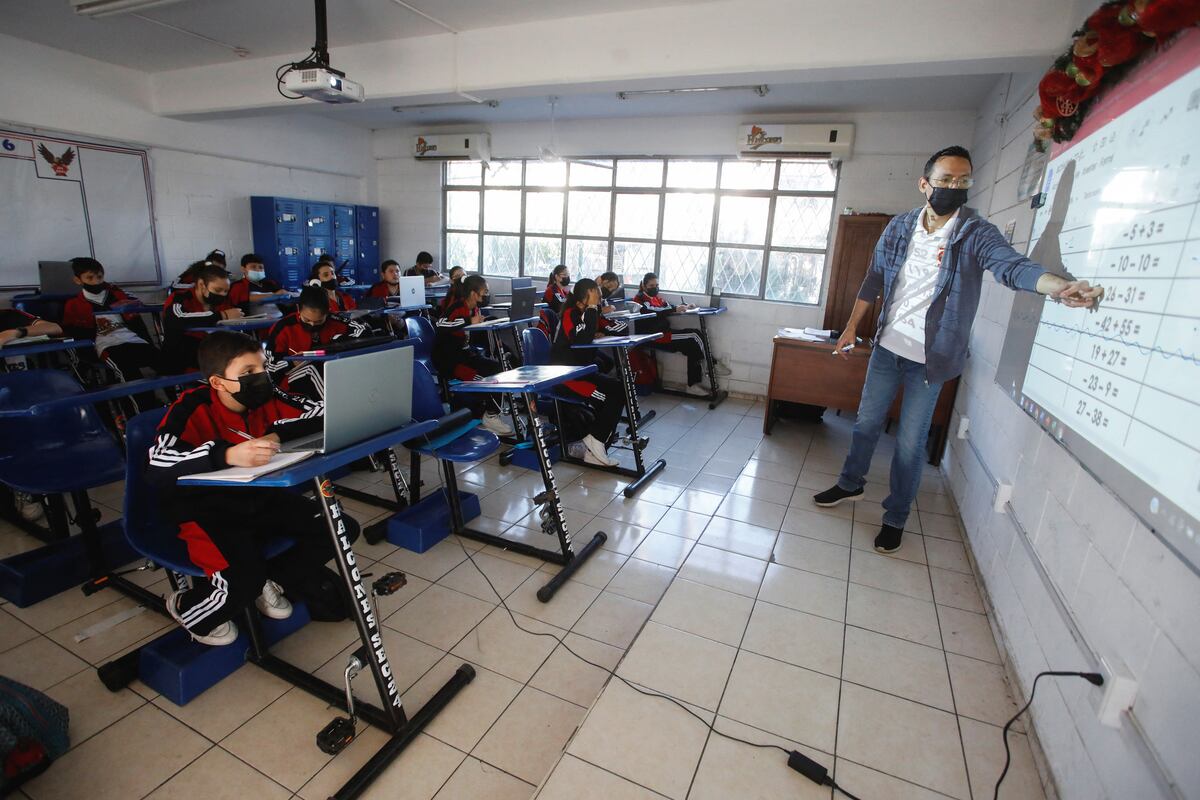 Pedaleando en la sala para combatir la obesidad en Nuevo León