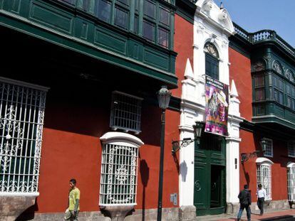El Instituto Riva Agüero es sede del Museo de Artes y Tradiciones Populares.