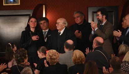 La família de Montserrat Caballé des de la llotja, agraint ahir l'homenatge del Liceu.