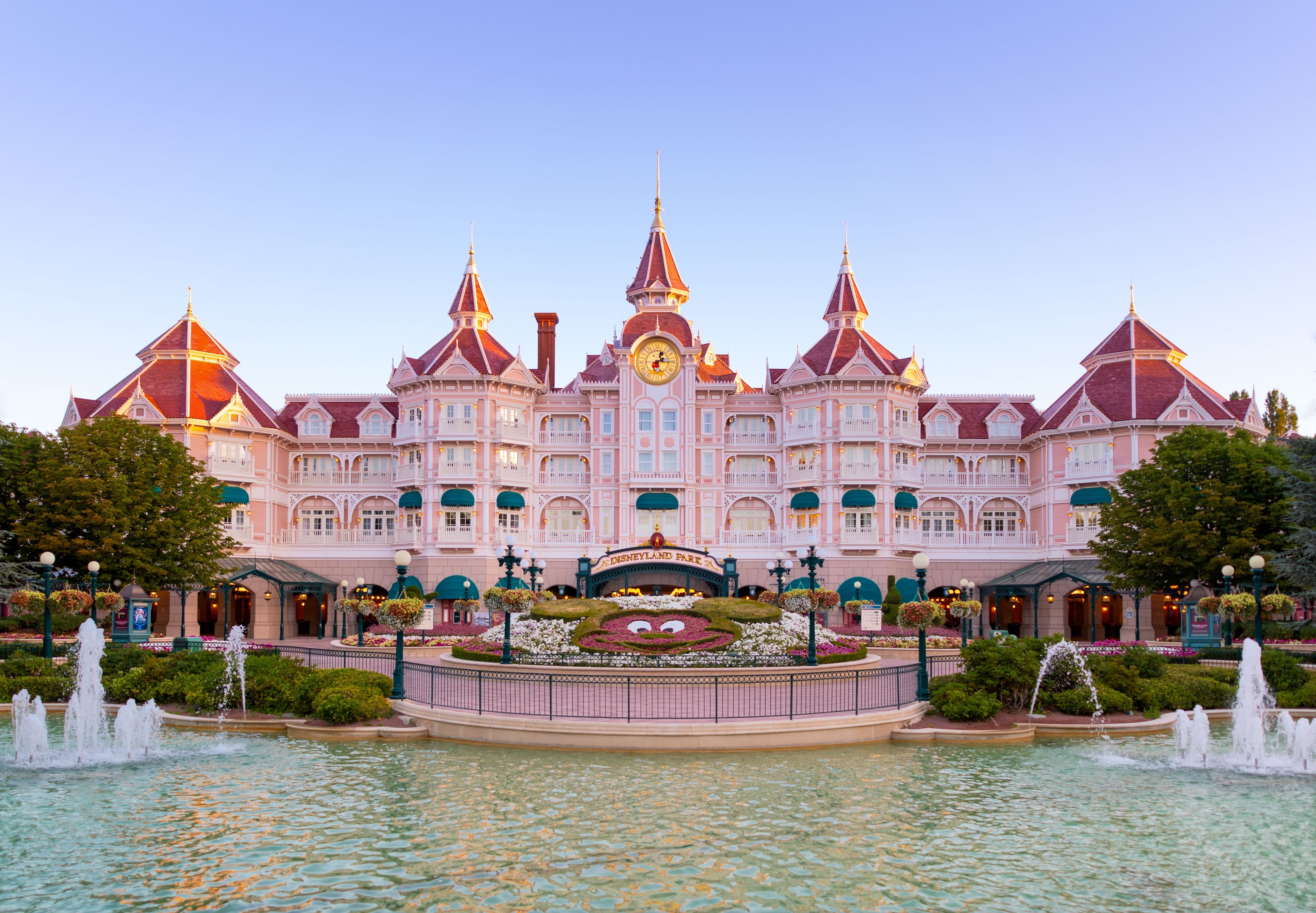 Disneyland Hotel: una experiencia mágica no apta para alérgicos al polvo de hadas