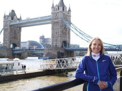 Paula Radcliffe posa el miércoles ante el puente de la Torre de Londres.