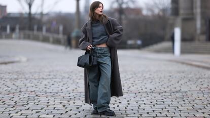 Jeans ajustados gris oscuro para Mujer