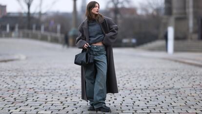 Wide leg jeans': los vaqueros que alargan las piernas y arrasarán en 2024, Moda, S Moda