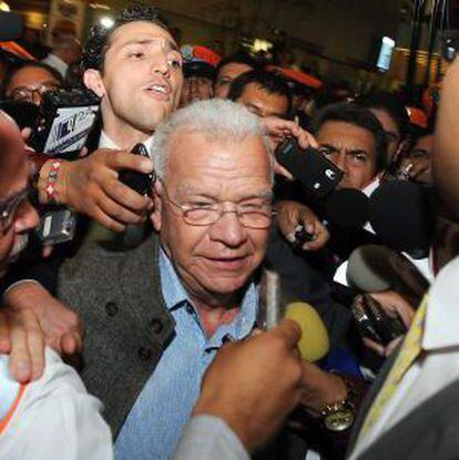 Andrés Granier, al llegar al aeropuerto del DF