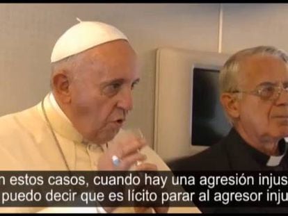 Le Papa defiende que la comunidad internacional pare al EI.