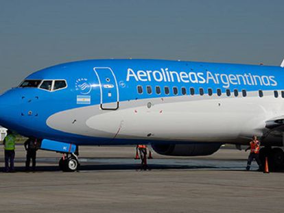 Un avión de Aerolíneas Argentinas, empresa estatal de bandera.
