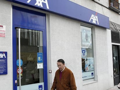 Una sucursal de la aseguradora AXA, en Madrid.