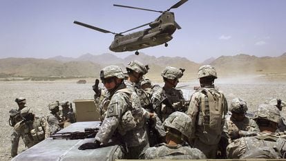 Militares de EE UU, desplegados cerca de la aldea Deh Afghan, en 2006.