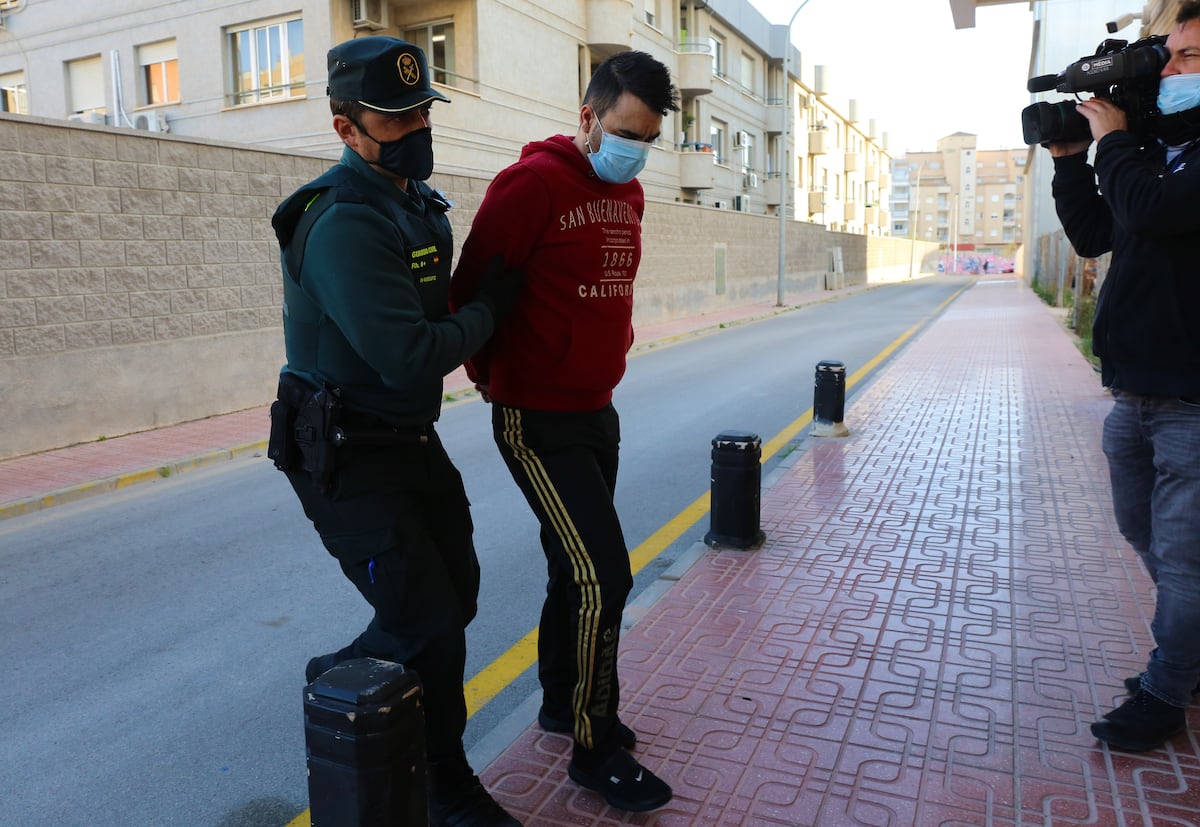 El juez envía a prisión al hombre detenido por el asesinato de su ...