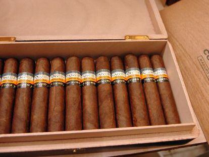 Una caja de puros habanos Cohiba.