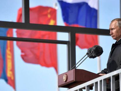 Vladímir Putin presencia las maniobras militares Vostok-2018, en la frontera con China y Mongolia, el pasado 13 de septiembre.