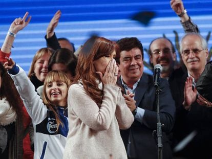 Cristina Kirchner habla a sus seguidores tras las elecciones primarias del 13 de agosto pasado.