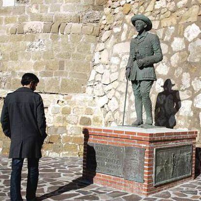 Estatua de Franco en el recinto amurallado de Melilla Vieja.