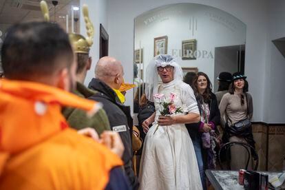 El auténtico carnaval de Cádiz despierta cada noche entre ilegales y  romanceros, Fotos, Cultura