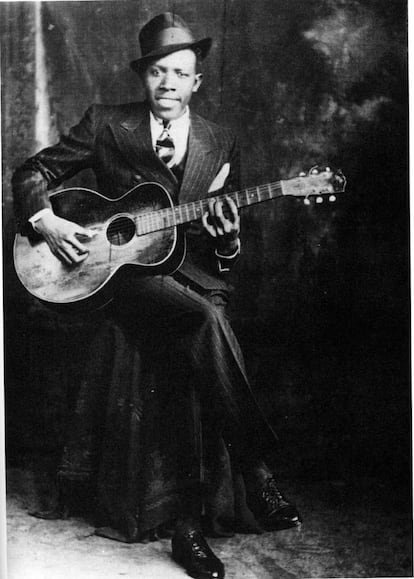 Una de las pocas fotografías que existen de Robert Johnson.