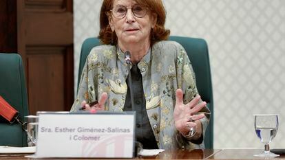 Esther Giménez-Salinas durante su comparecencia en comisión parlamentaria para evaluar su idoneidad para el cargo.