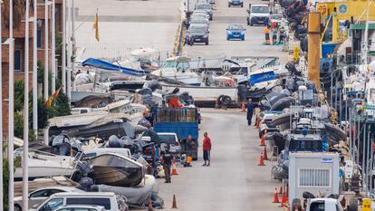 Depósito de embarcaciones repleta de 'narcolanchas' requisadas en el puerto de Algeciras, este viernes.