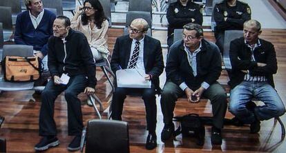 Julián Muñoz sentado junto a José María del Nido, este lunes en Málaga.