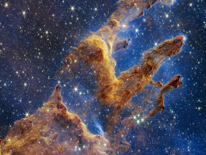Los icónicos Pilares de la Creación, captados por el telescopio 'James Webb'.