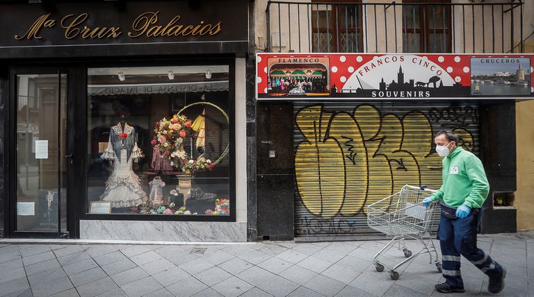 Tiendas cerradas en Sevilla.