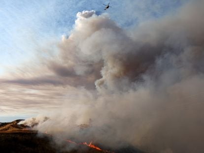 Un incendio del pasado 31 de agosto cerca de Castaic, California.