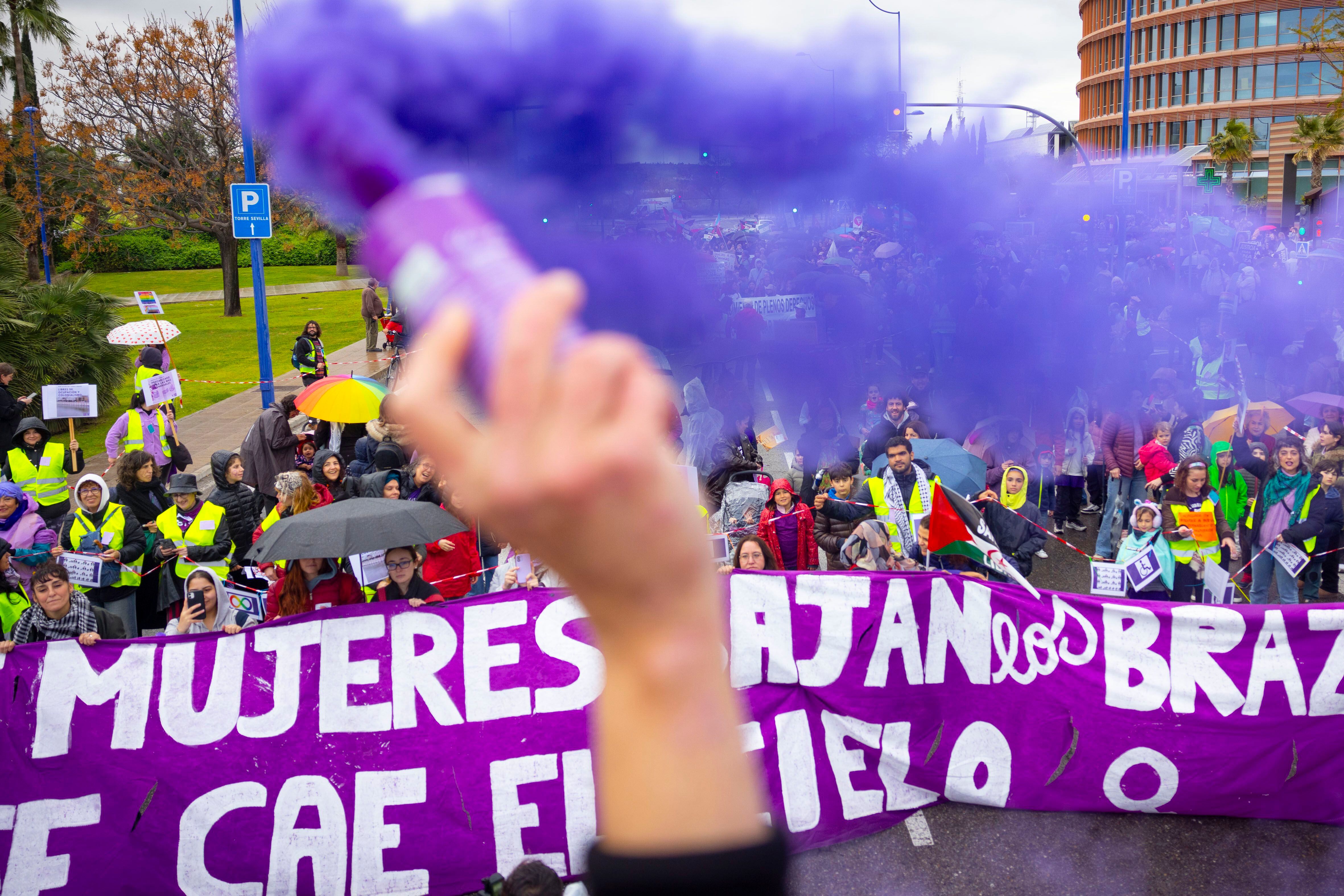 Pancarta de la manifestación convocada por la Asamblea Feminista Unitaria de Sevilla con ocasión del 8M.