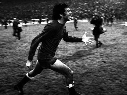 Rubén Cano, tras la victoria, gracias a un gol suyo, de España ante Yugoslavia en Belgrado, en 1977, que valió el pase al Mundial de 1978. 