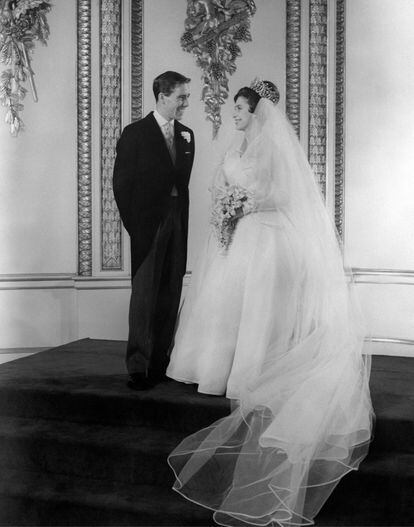 La princesa Margarita y lord Snowdon el día de su boda, el 6 de mayo de 1960, en Londres.