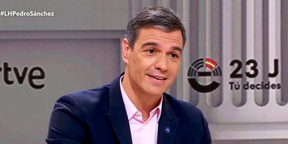 Sánchez asegura que el Gobierno negocia con la Comisión Europea que no haya peajes en las carreteras en 2024