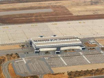 El aeropuerto de Castell&oacute;n fotografiado el 13 de enero de 2012, vac&iacute;o casi diez meses despu&eacute;s de su inauguraci&oacute;n.