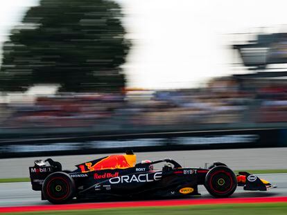 Max Verstappen durante los entrenamientos libres del GP de España, en Montmeló este viernes.
