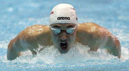 Kristof Milak durante la preliminar del 200 mariposa en Gwangju.