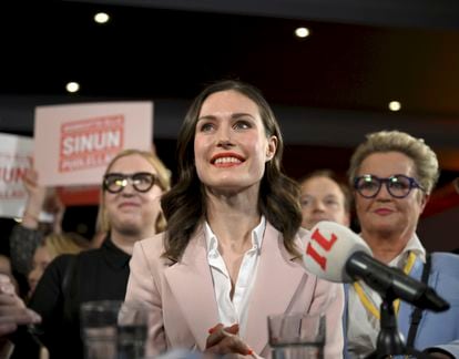 Sanna Marin, este domingo al conocerse el resultado del voto anticipado, en la sede del SDP en Helsinki.